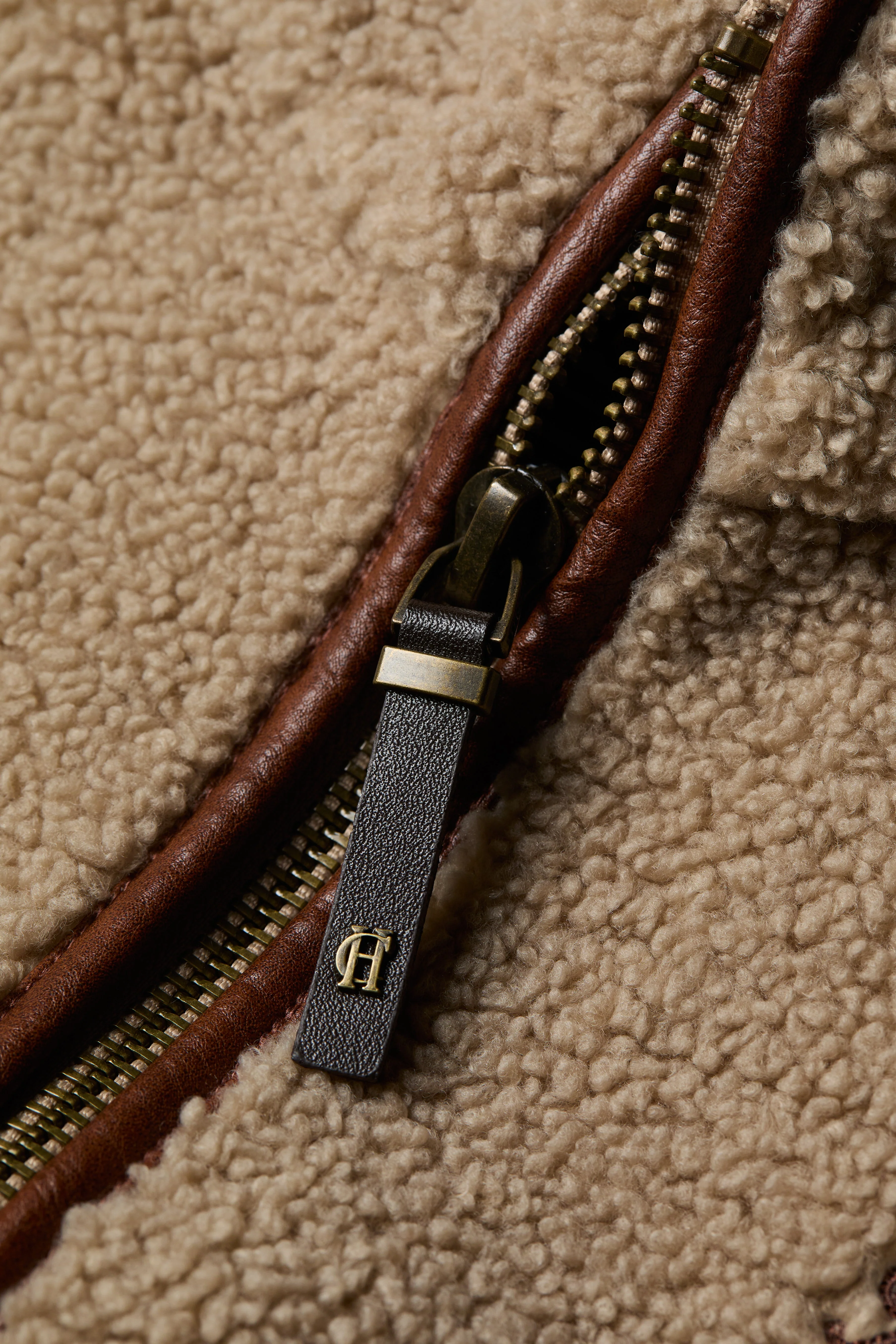 Country Fleece Gilet (Natural Borg) - Image 6